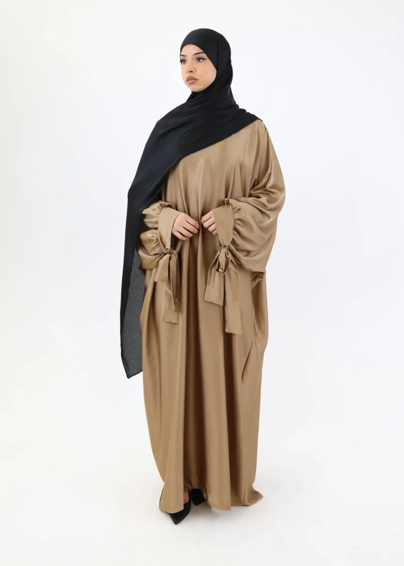Alternative view of Abaya Noura Satin Camel