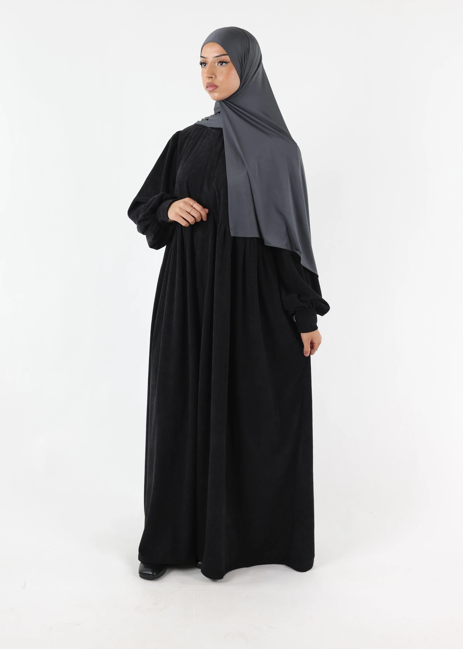 Abaya Mayssa – Warm Corduroy Abaya – Black