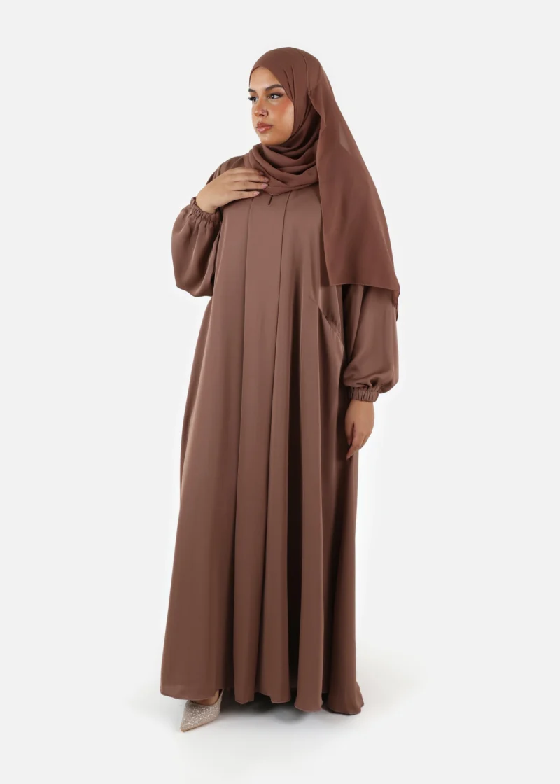 Alternative view of Pleated Front Abaya